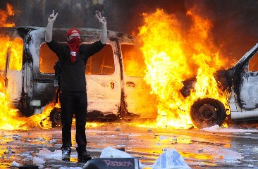 demonstrators_clash_with_police.jpg