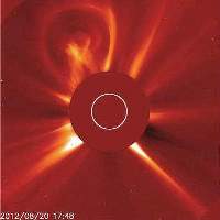 Massive 'light bulb' solar flare